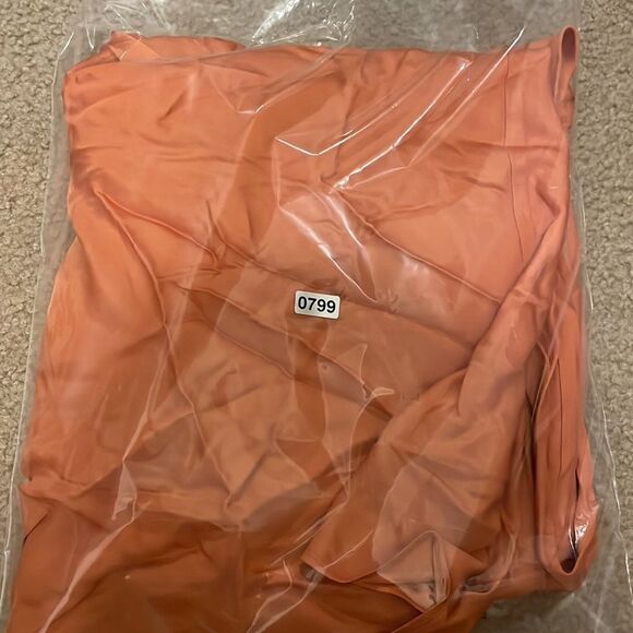 L'Agence chain-link cowl-neck silk dress in soft caramel Size 6 NWOT - Picture 12 of 12